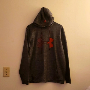 Under Armour Large Hoodie‎
